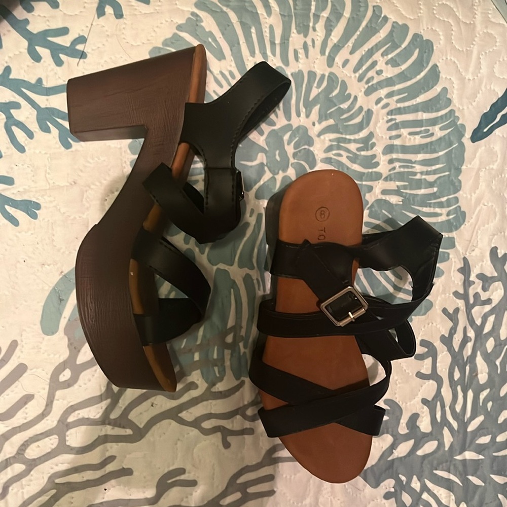 TOP moda 3’ sandal heels, size 8